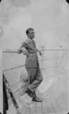 actordickpowell.jpg (57281 bytes)