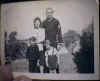 navyfamily.JPG (40144 bytes)